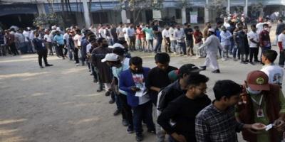 উচ্ছ্বাসের আবহ, বাড়ছে ভোটার উপস্থিতি; রয়েছে অভিযোগ-উত্তেজনা